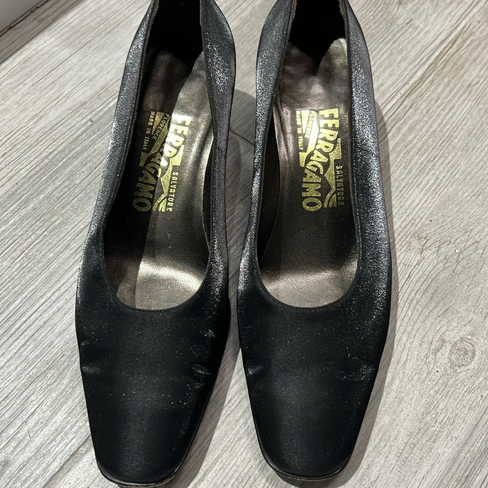 Salvatore Ferragamo, 8.5, made in Italy, beautiful shoes with a stunning heal.